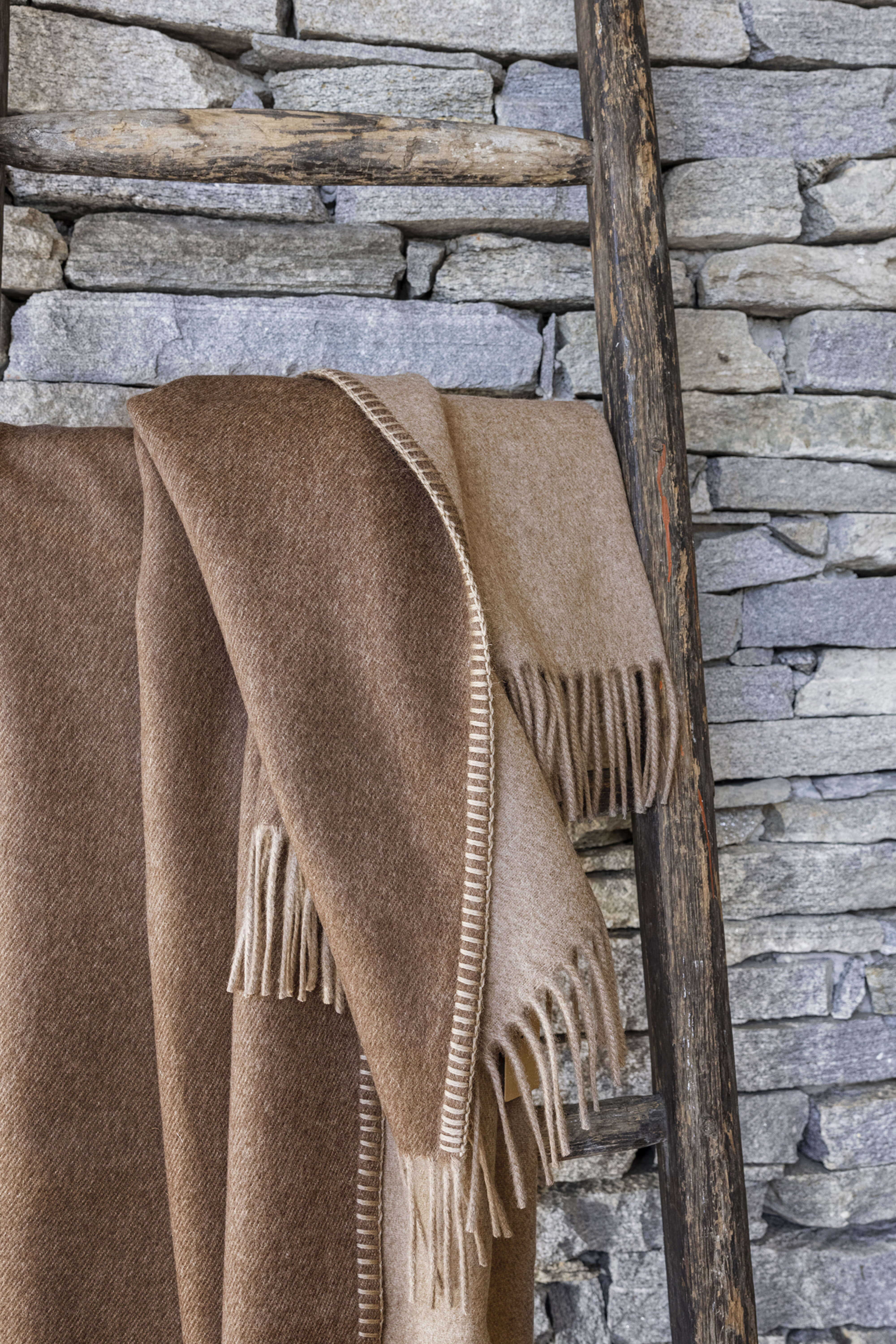 Melrose: cashmere two tone double sided throw - Brown / Beige