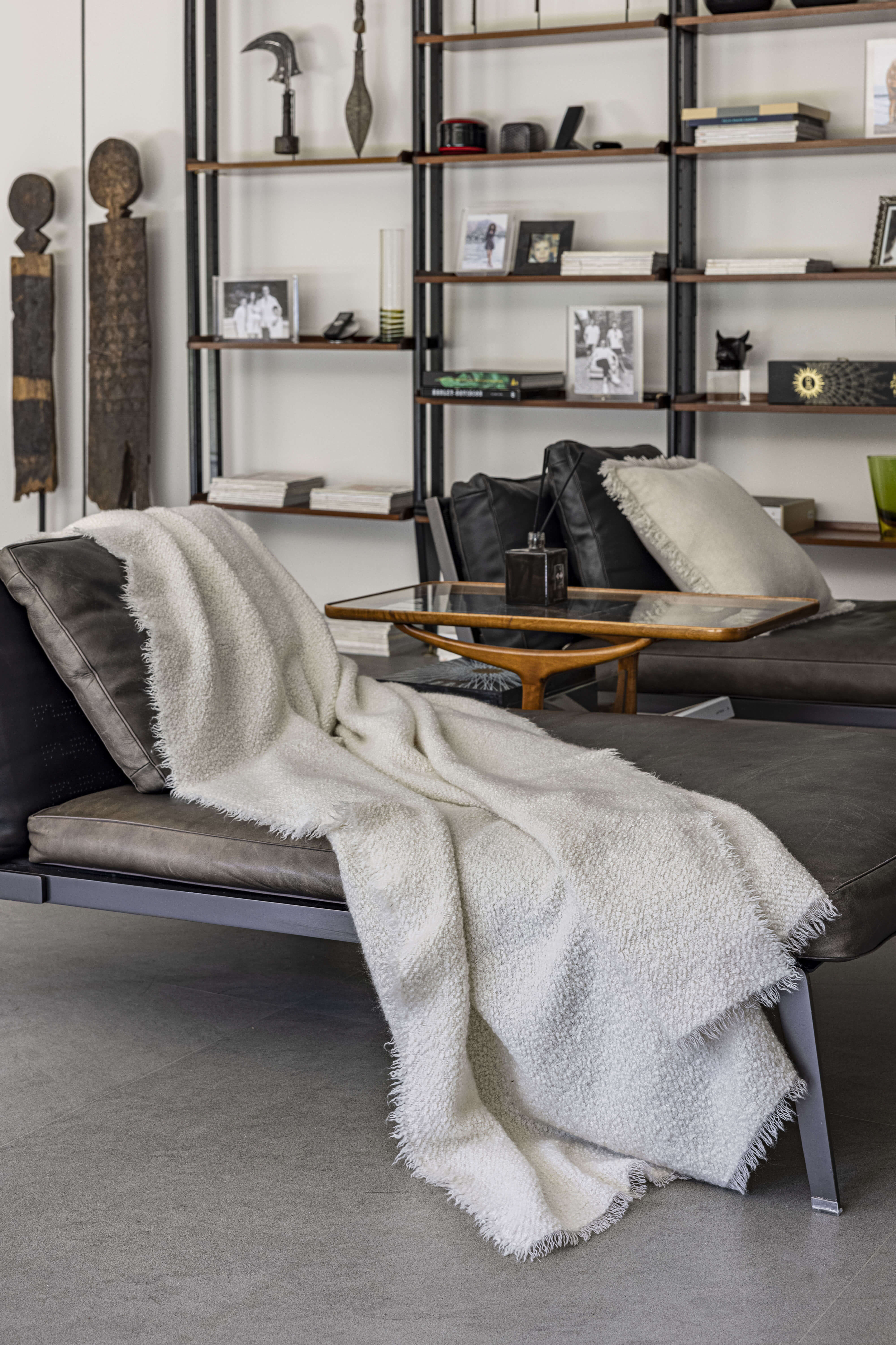 Region: cashmere & silk textured throw - Ecru