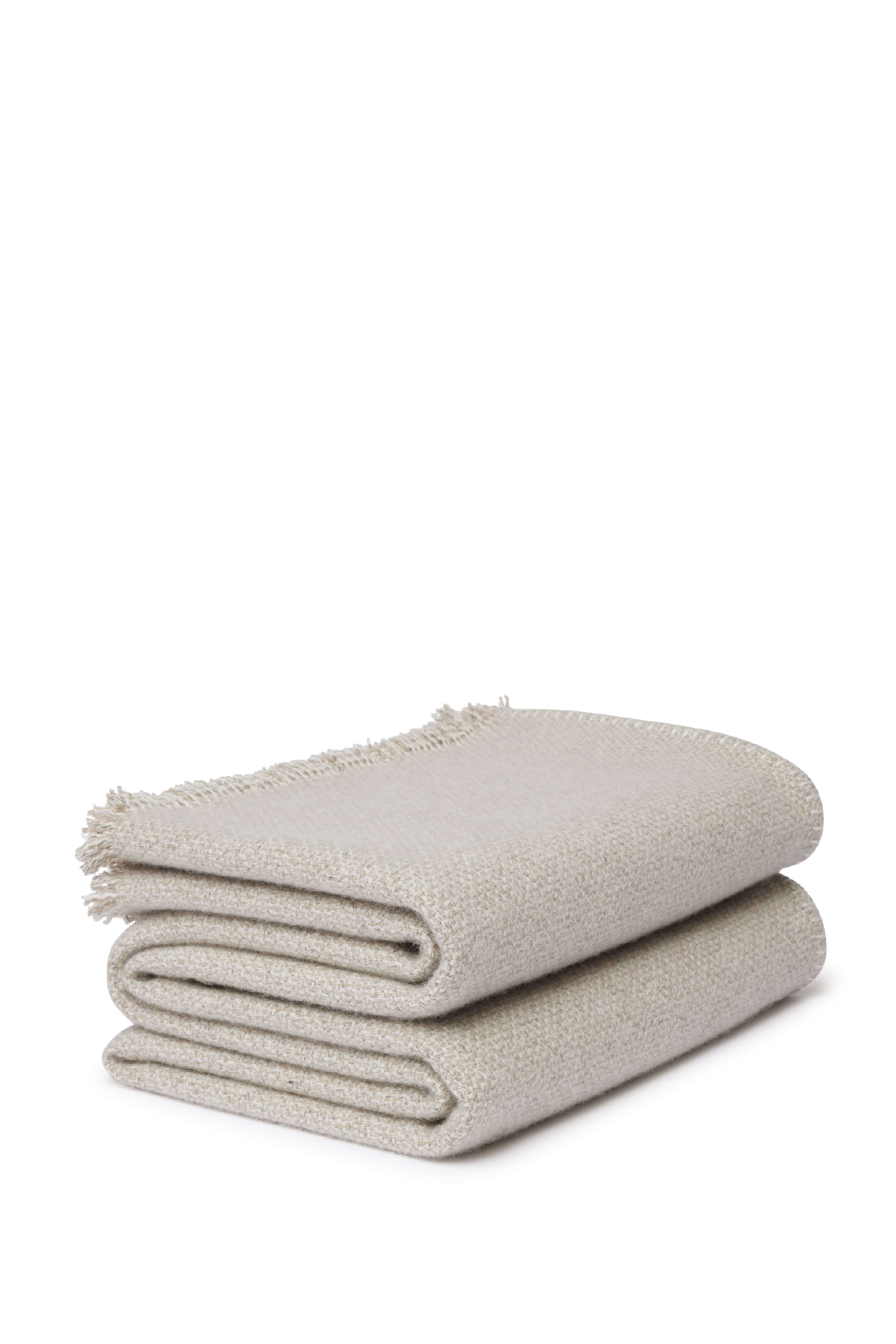 Theo: cashmere throw with fringes and handcrafted edges - Beige