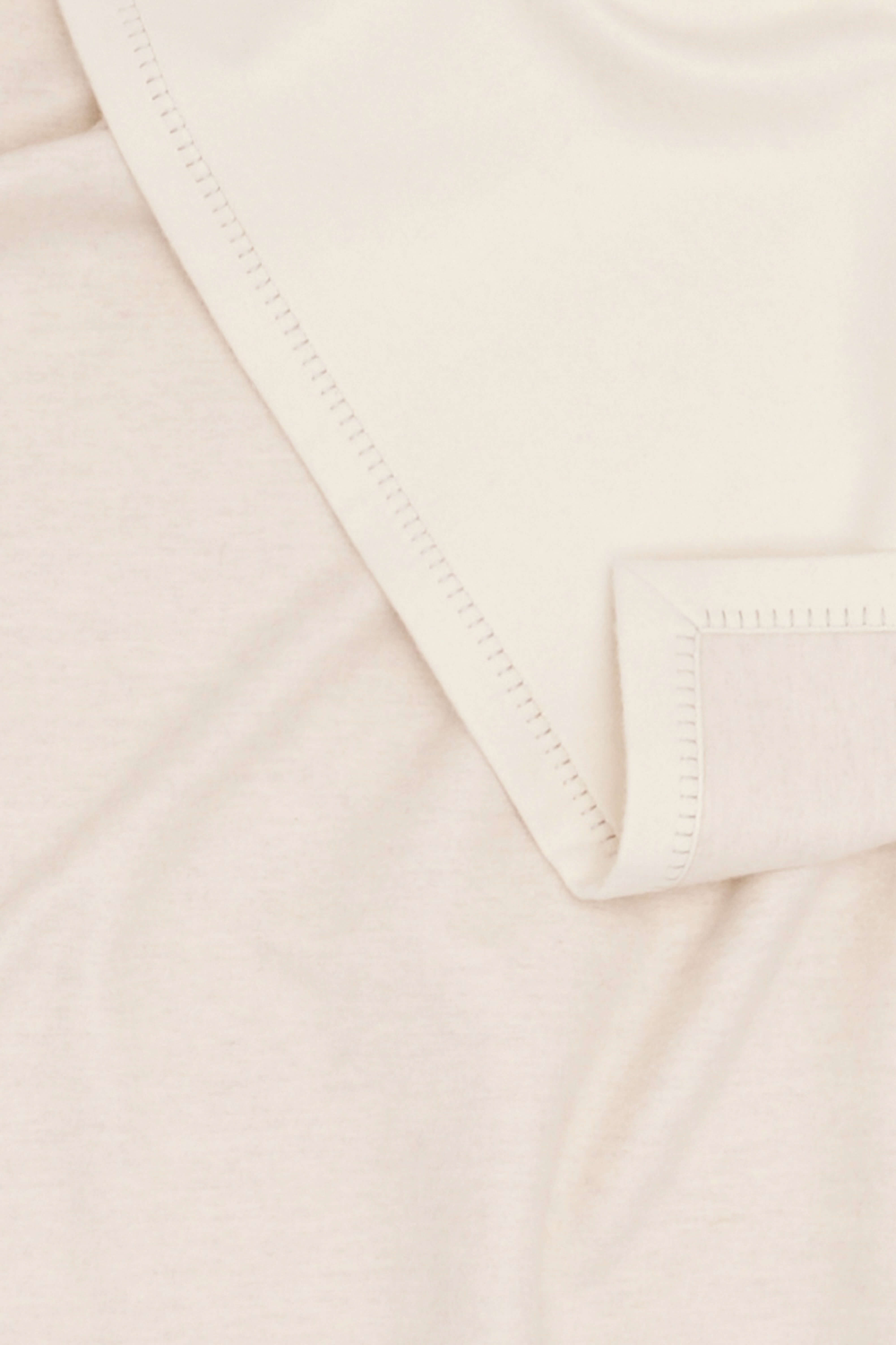 Armes: cashmere double sided throw - Light Grey / White