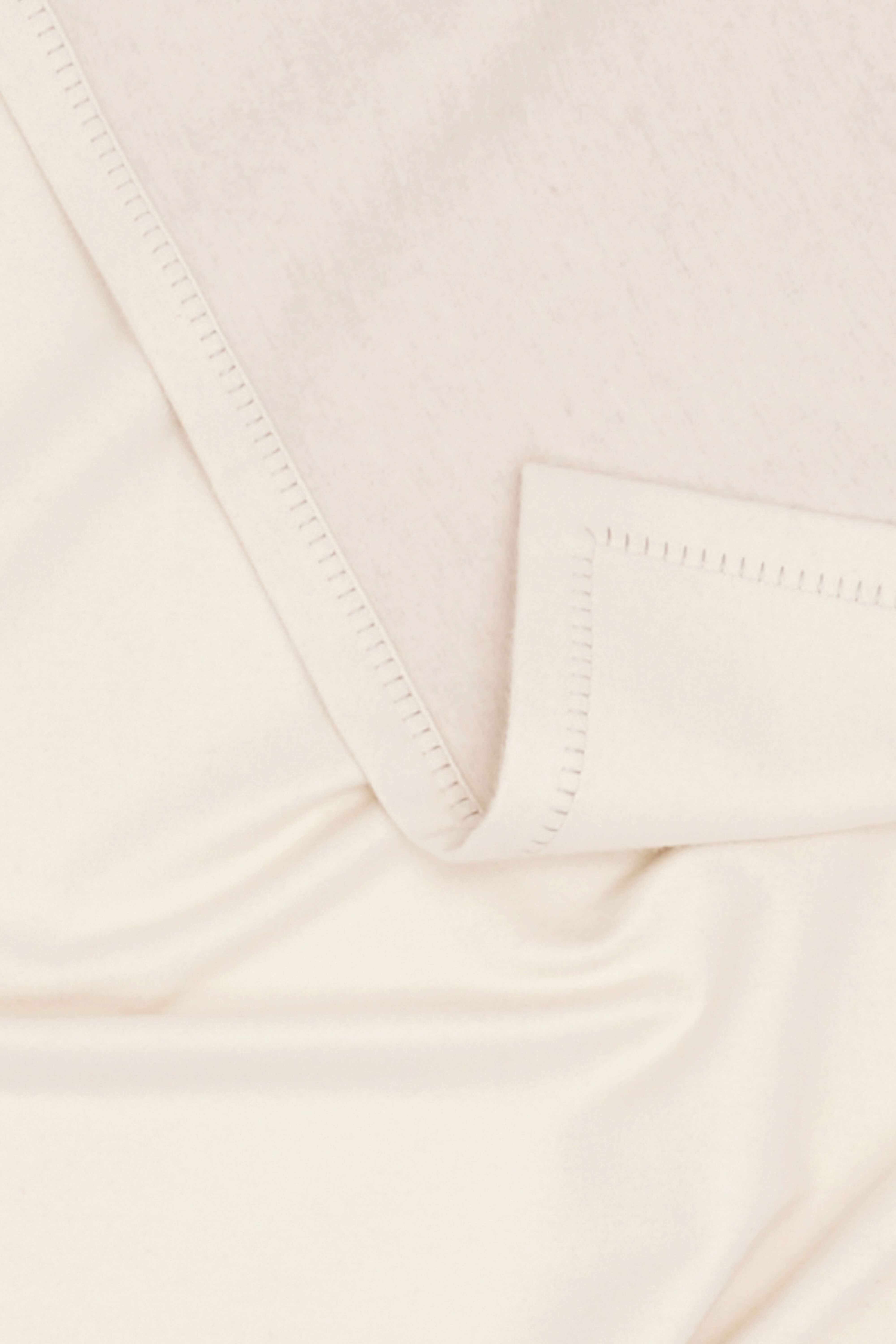 Armes: cashmere double sided throw - Light Grey / White