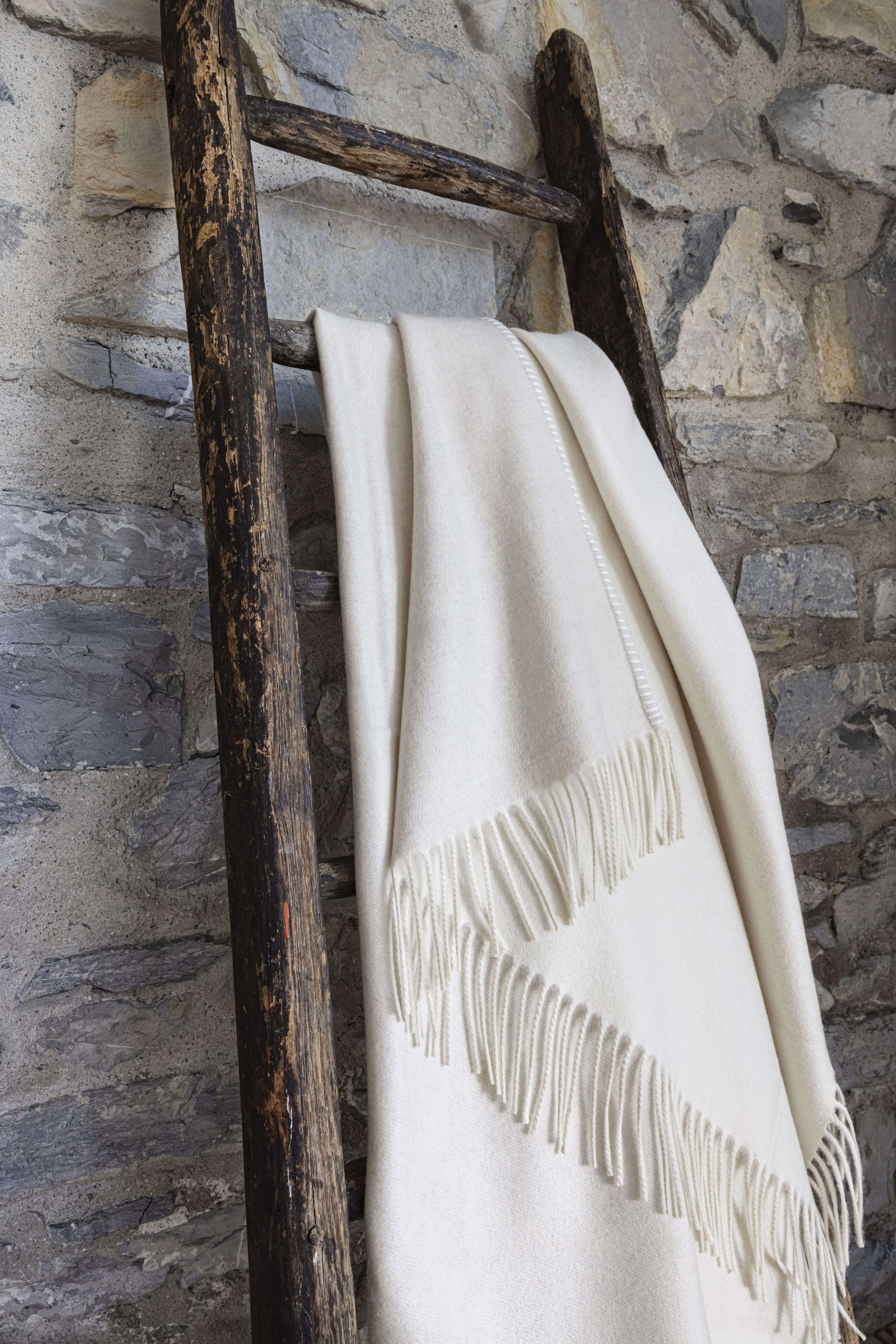 Melrose: cashmere two tone double sided throw - Ecru / Pearl