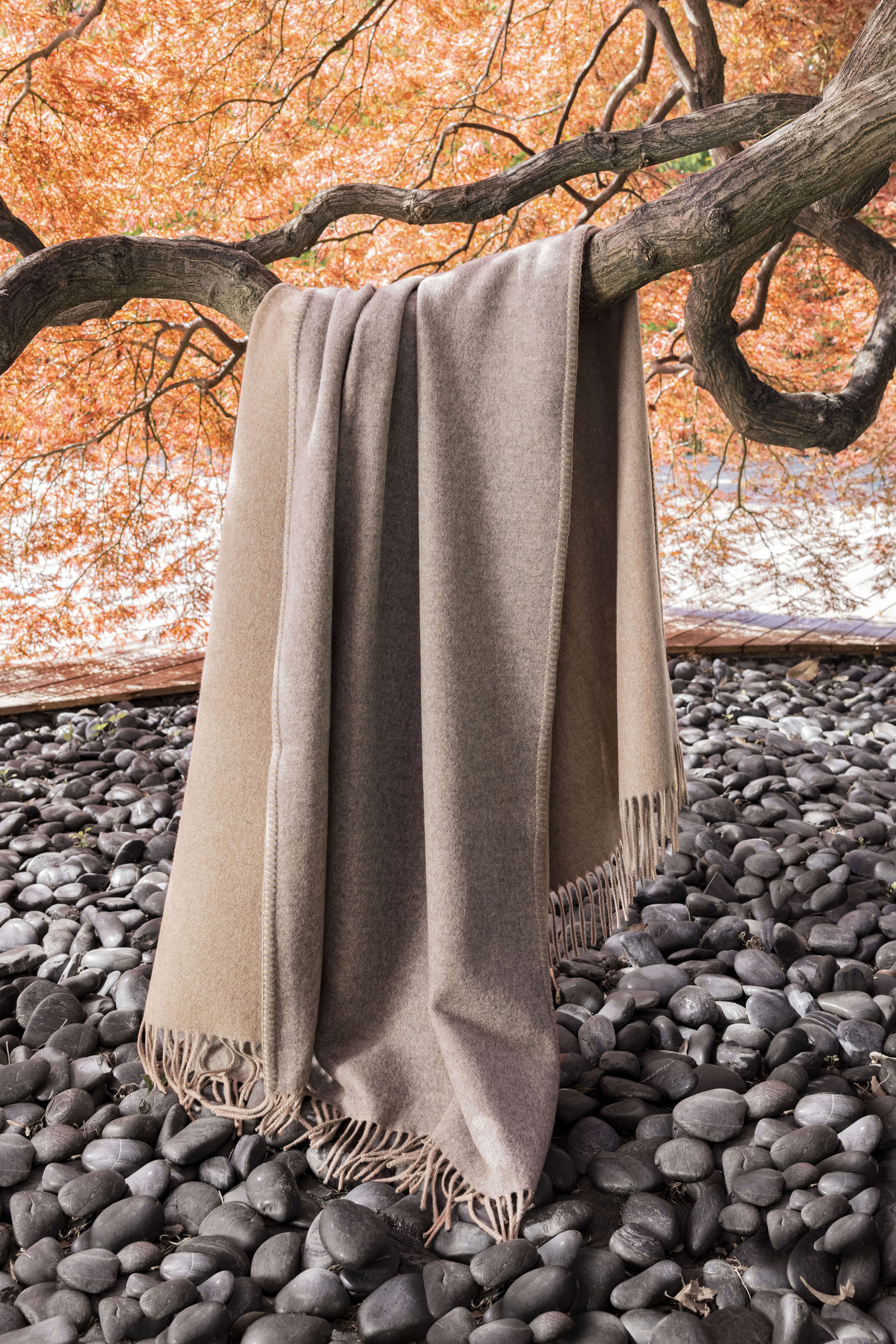 Melrose: cashmere two tone double sided throw - Grey / Beige