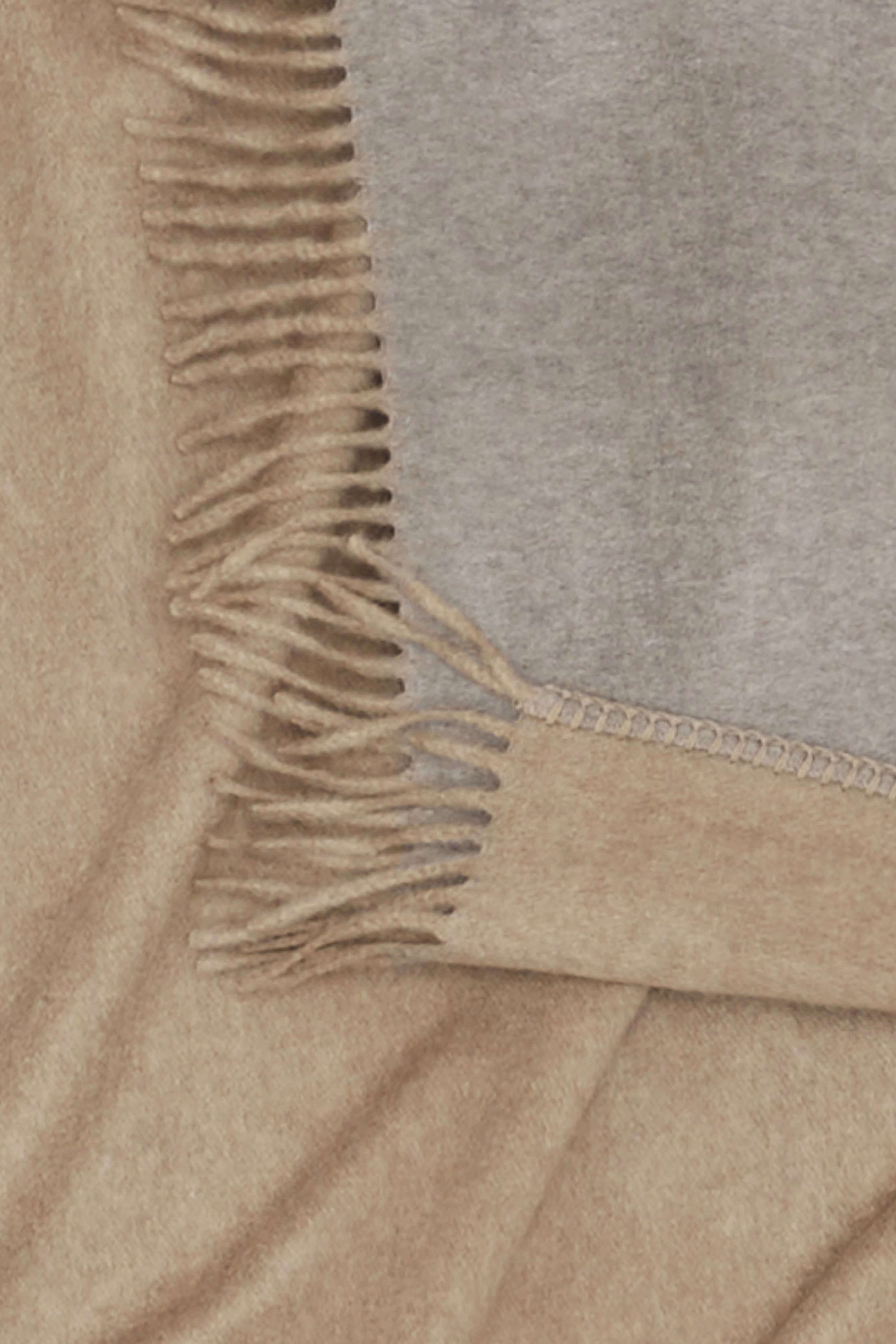 Melrose: cashmere two tone double sided throw - Grey / Beige